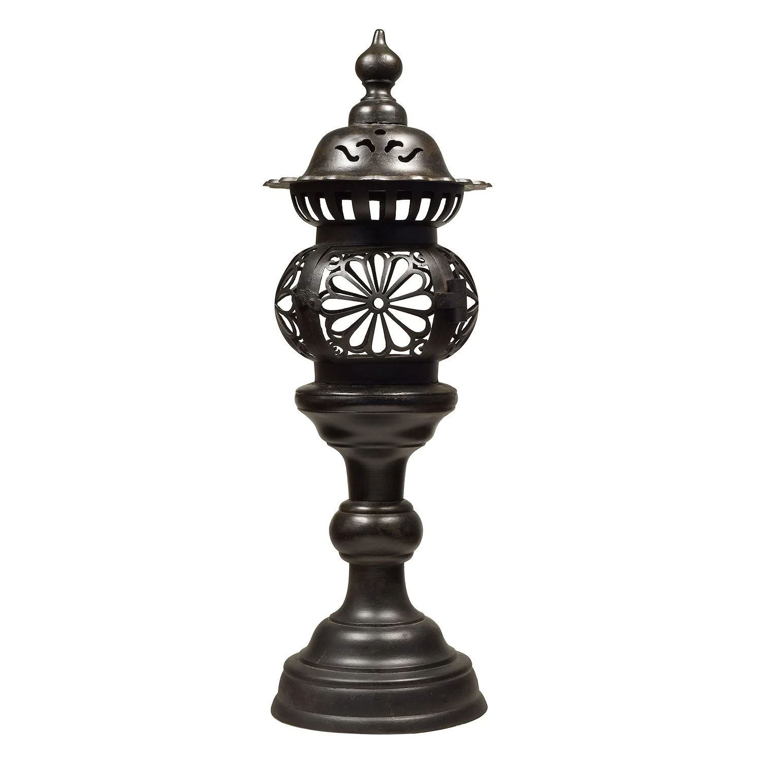 Iron-Oil-Lamp-Morgan-Oakes-Oaks-1a.jpg