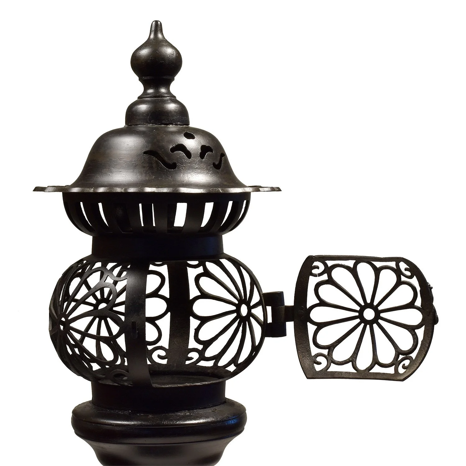 Iron-Oil-Lamp-Morgan-Oakes-Oaks-1d.jpg