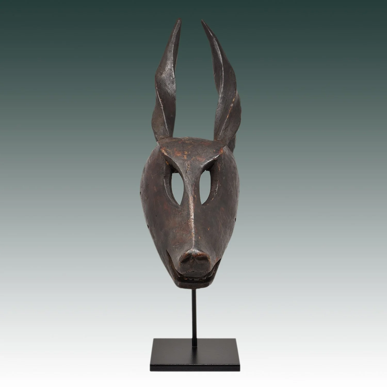 Antelope-Mask-Ogoni-Nigeria-Morgan-Oakes-Oaks-1a3.jpg