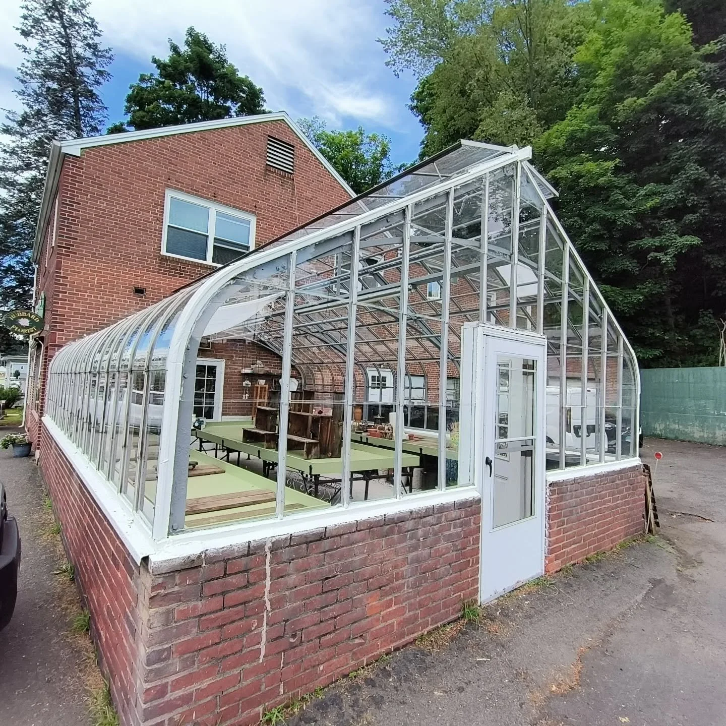 Completed the exterior of the greenhouse at Hubbard Florist 🌹 in Bristol a few weeks back. Old exterior trim tested positive for lead paint ⚠️, treated the job as an RRP project. Primed with Extreme Block by Sherwin-Williams &amp; top coated with LB