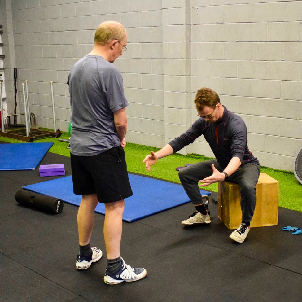 Personal-trainer-danny-running-through-training-plan.jpg
