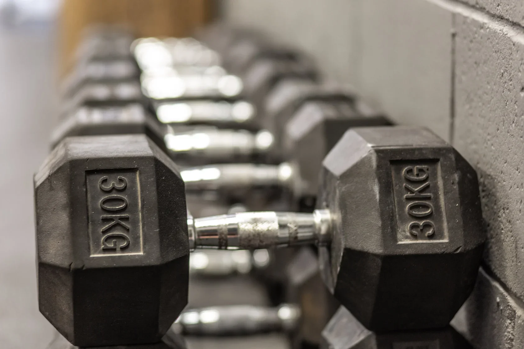 Dumbbell-closeup.webp