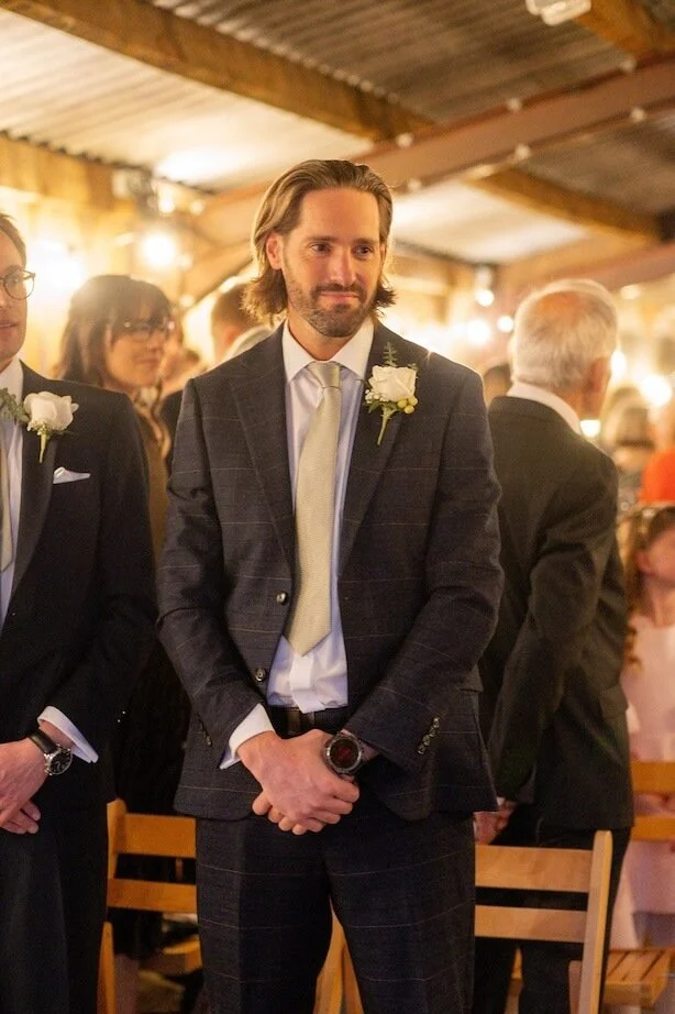 groom waiting for bride