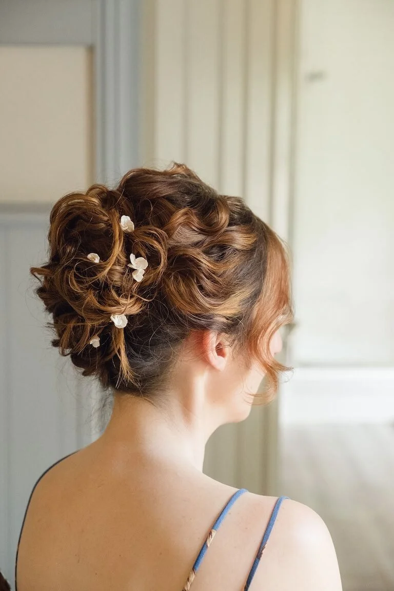 bride hair detail
