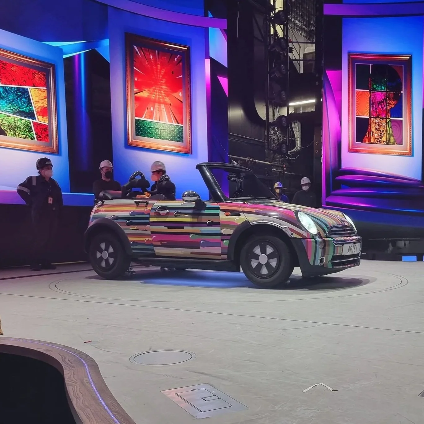 Arte-On Stage Car