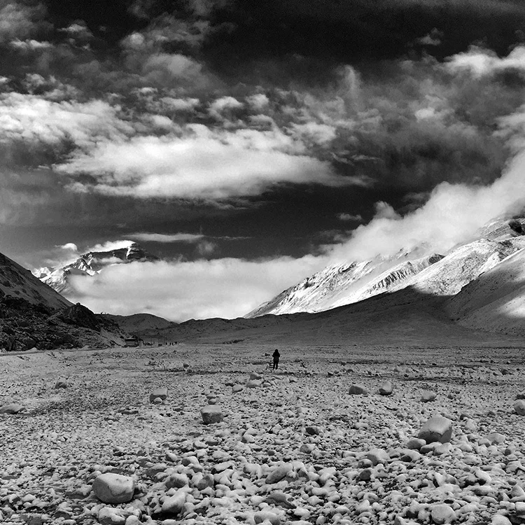Everest-screen-bw.jpg