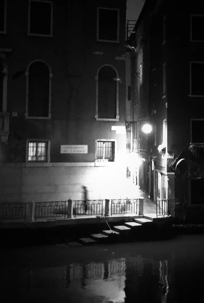 walkinthedark-screen.jpg