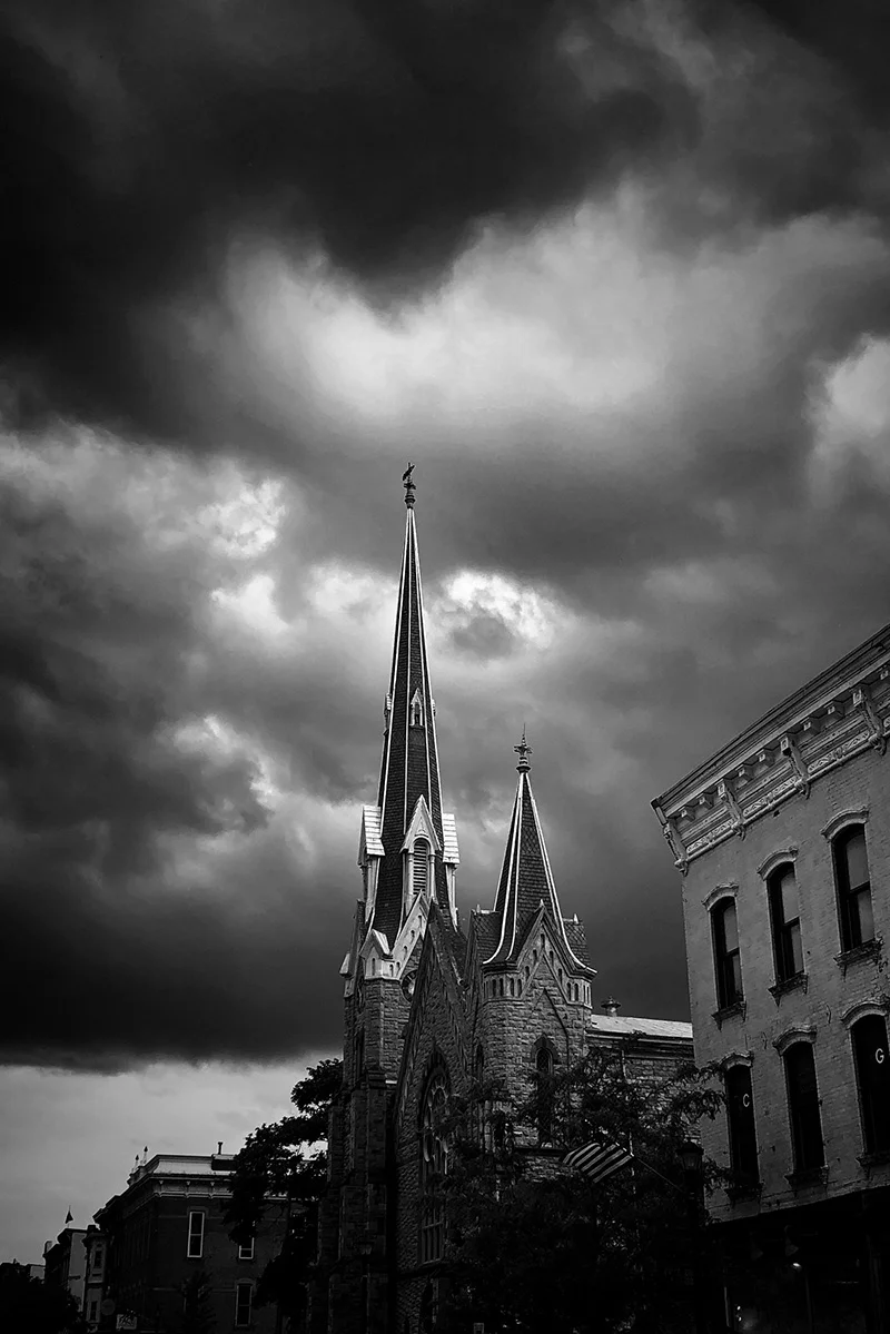 Darkclouds-screen.jpg