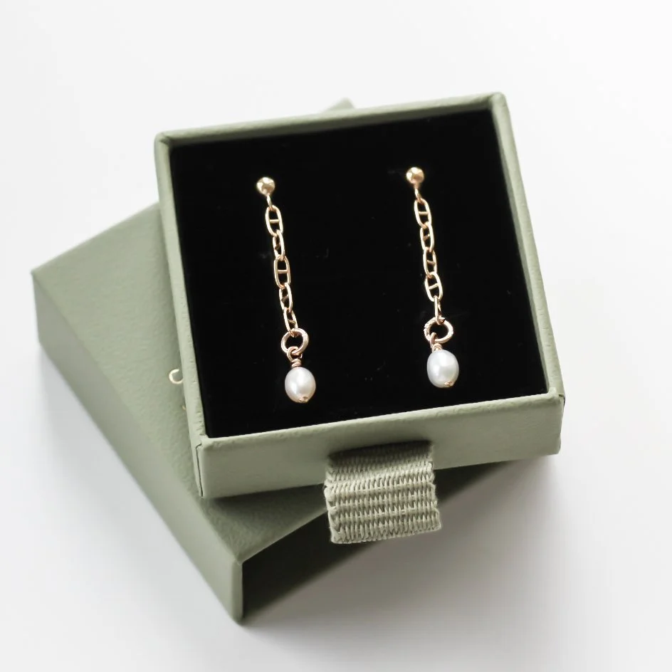 gf gucci chain earrings with freshwater pearls 3.JPG