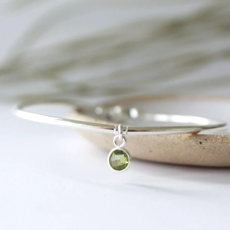 Silver+bracelet+with+Peridot.jpg