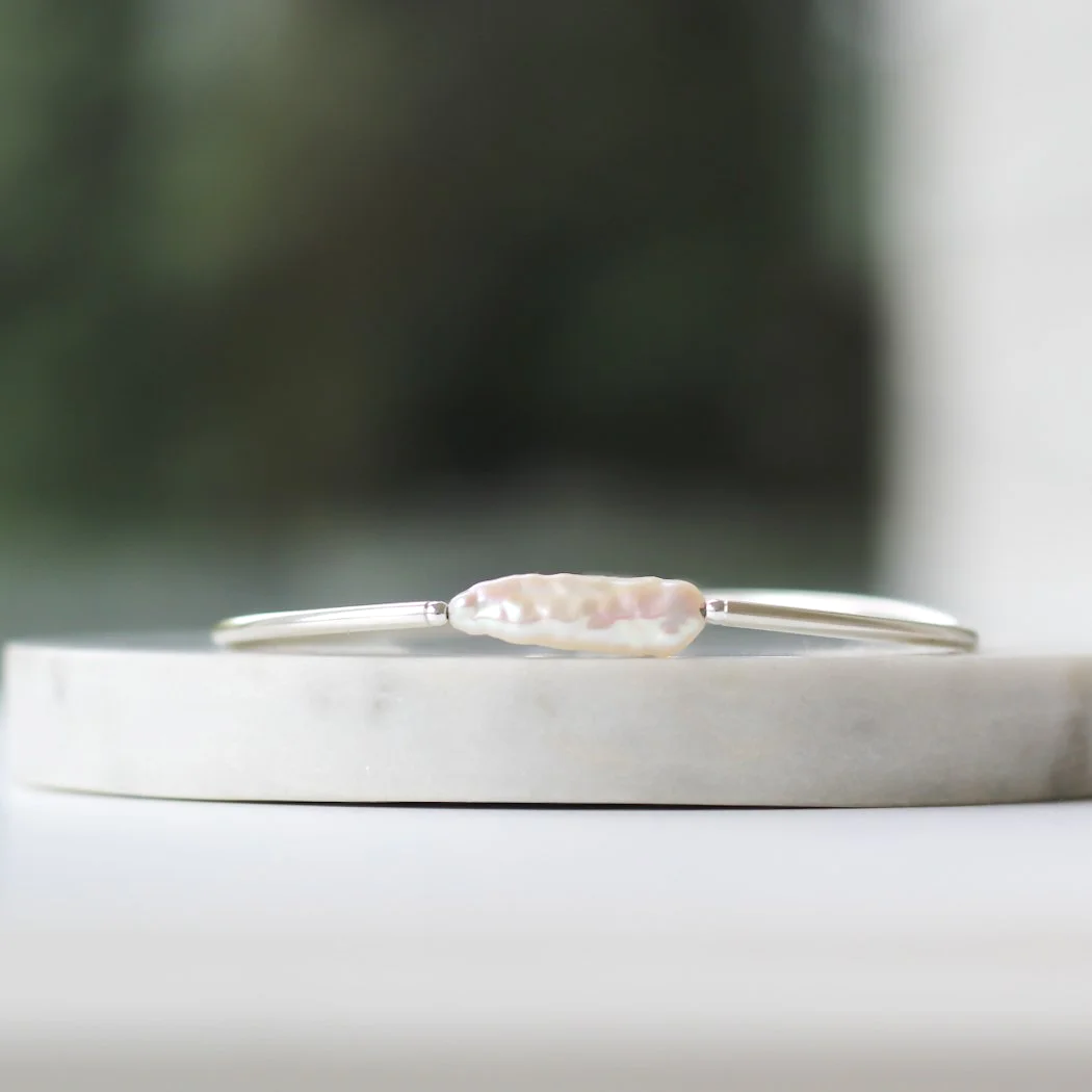 silver+freshwater+pearl+stick+bracelet.png