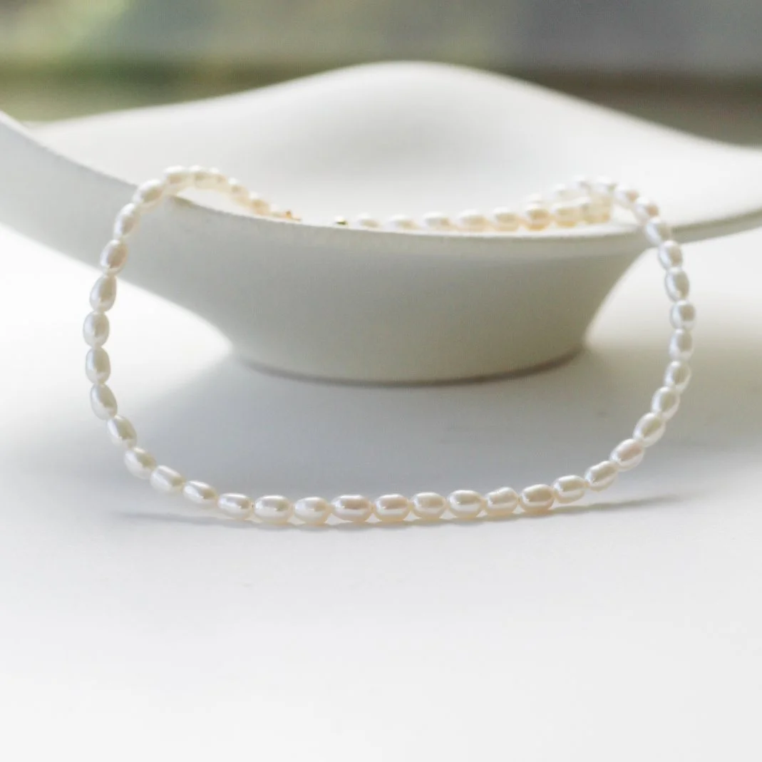 freshwater pearl necklace.JPG