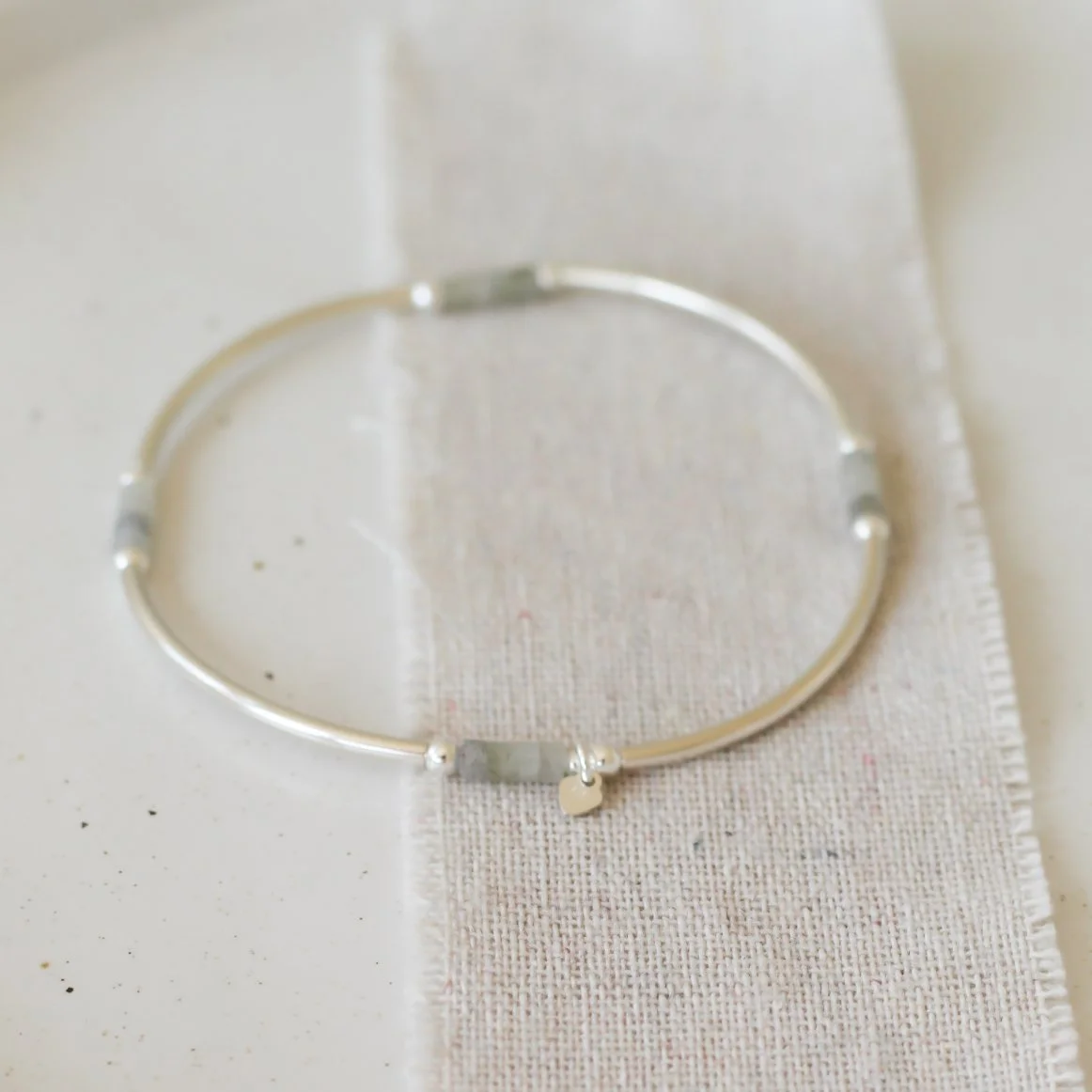 silver labradorite stretchy stacking bracelet.JPG