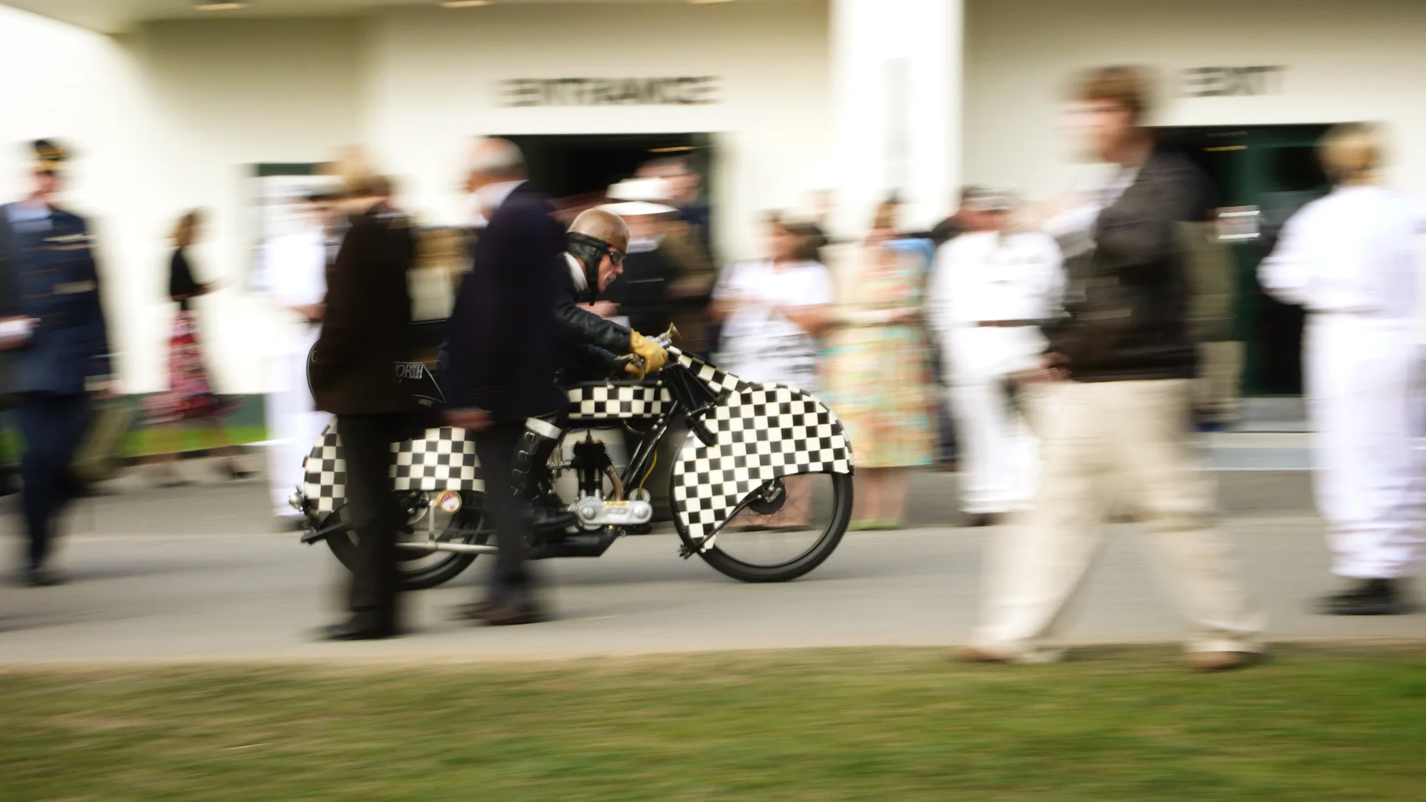 Surtees goodwood light.jpg