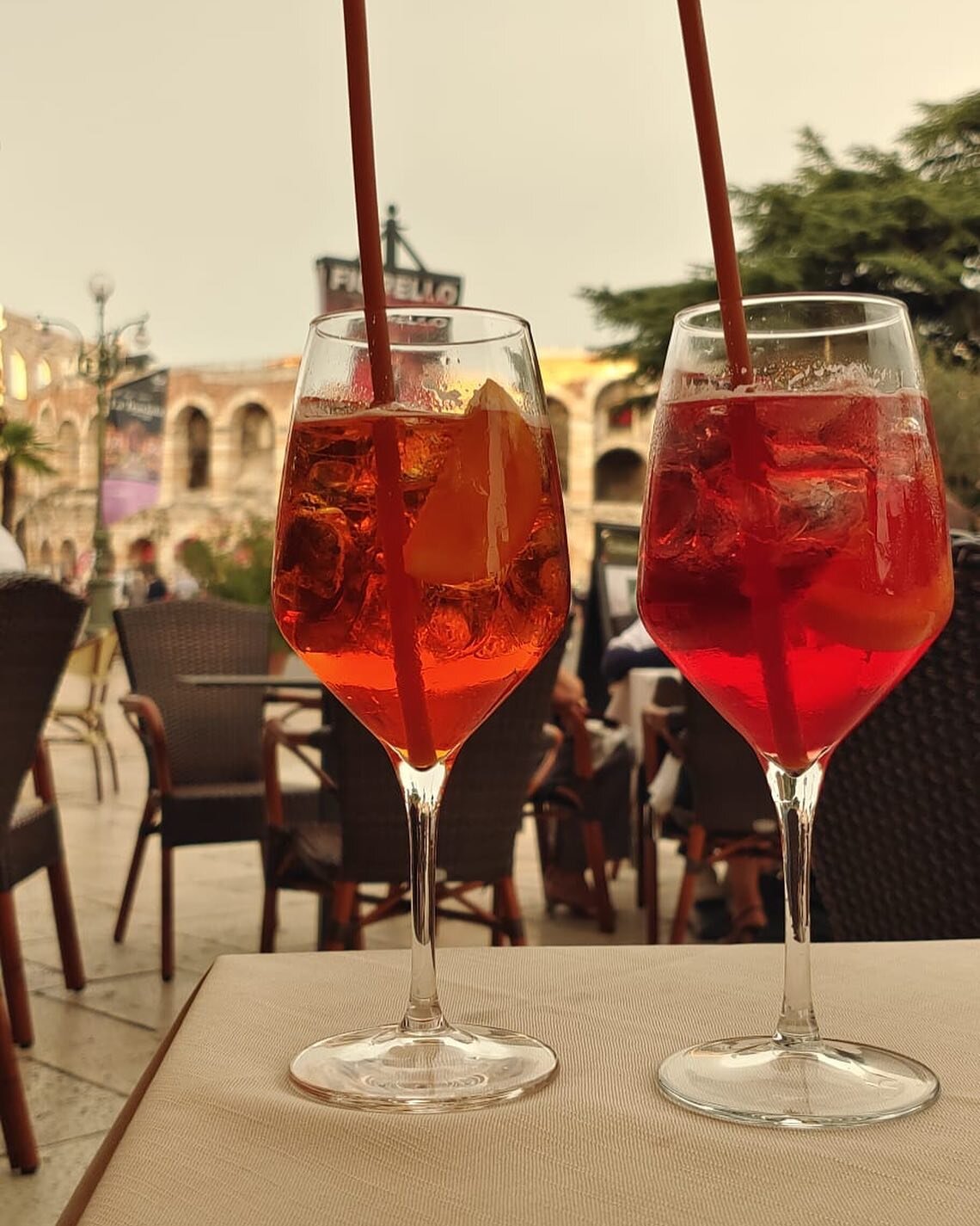 The colour of an Italian summer 

#italy #verona #endofholiday #summer #aperitif