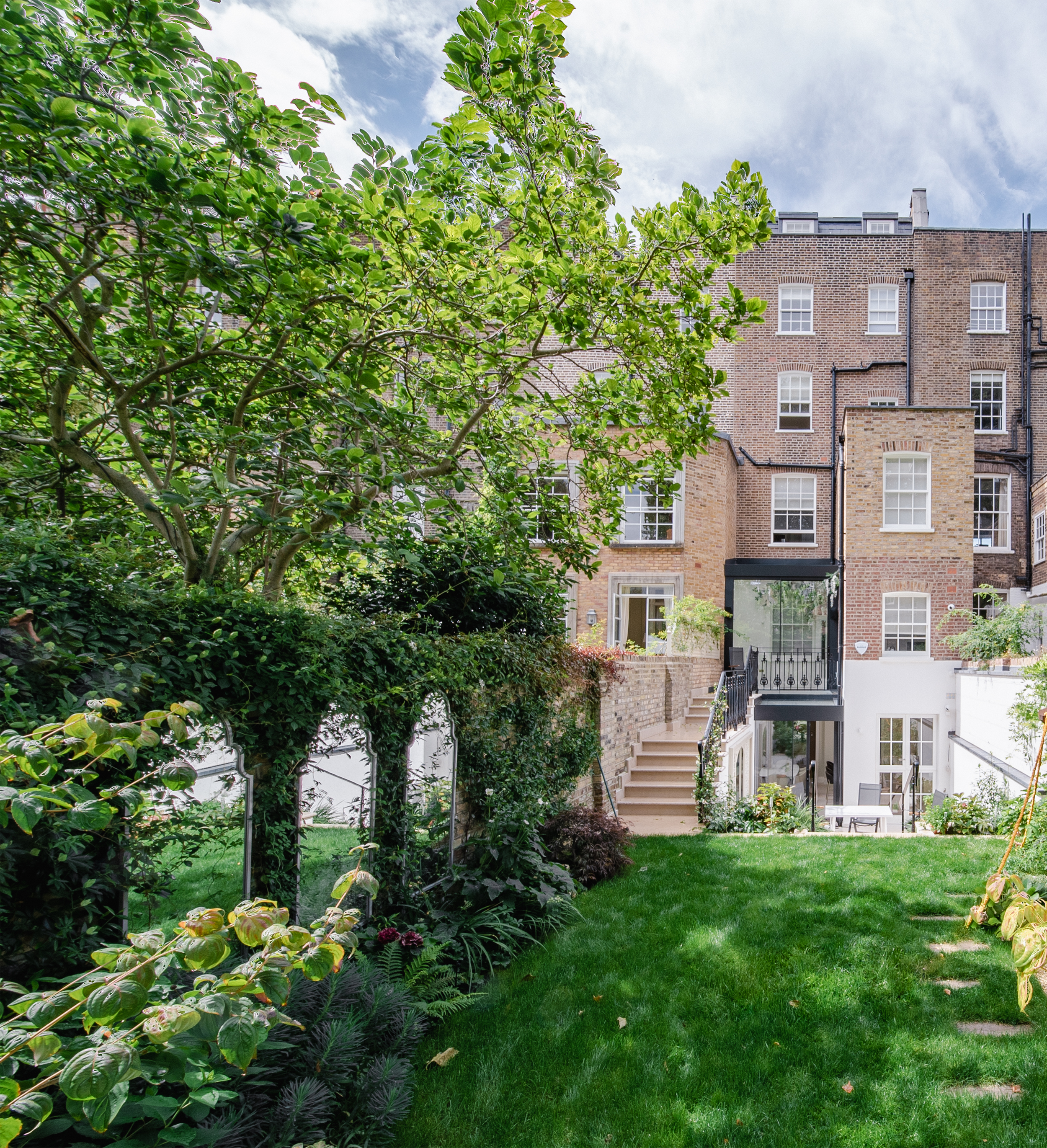 Listed Family Home in Holland Park