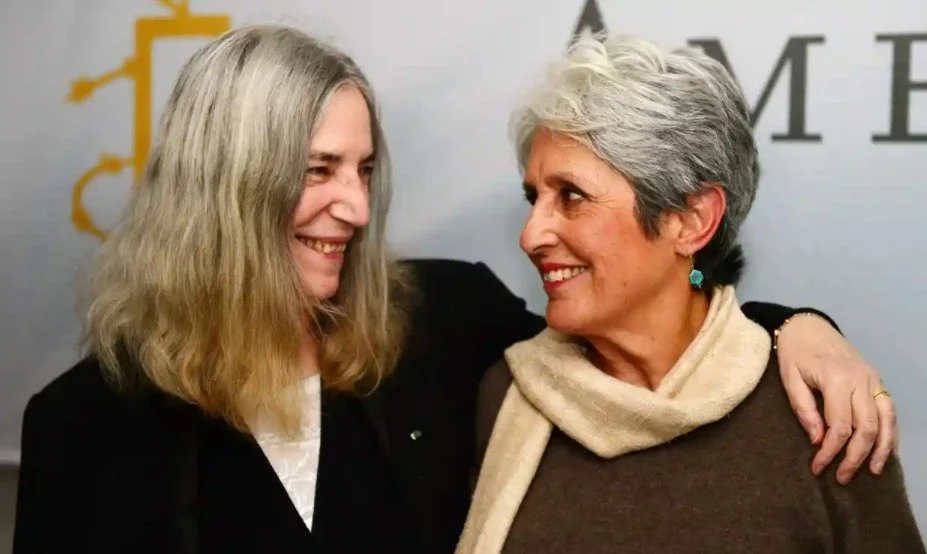 The Guardian : Joan Baez and Ai Weiwei honoured by Amnesty International