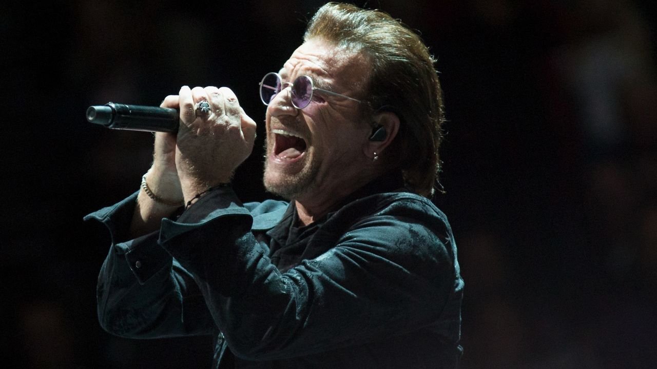 CNN Entertainment : Bono’s new book is more than a rock star memoir. It’s also a powerful tribute to America (by John Blake)