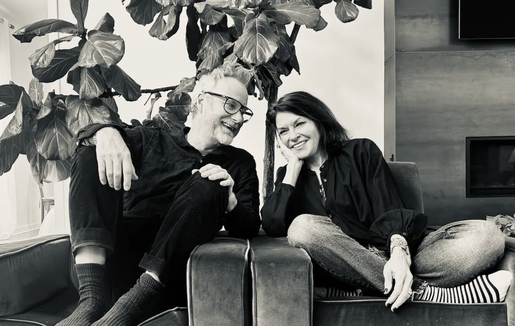 Stereogum: Matt Berninger &amp; Rosanne Cash – “Who Loves The Sun” (The Velvet Underground Cover)