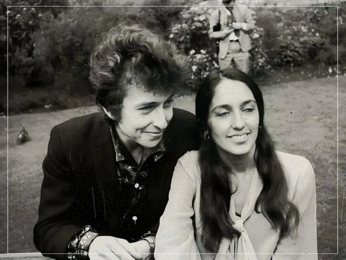 Far Out Magazine: Joan Baez on her relationship with Bob Dylan: “He’s a nutcase… but I have nothing bad to say”