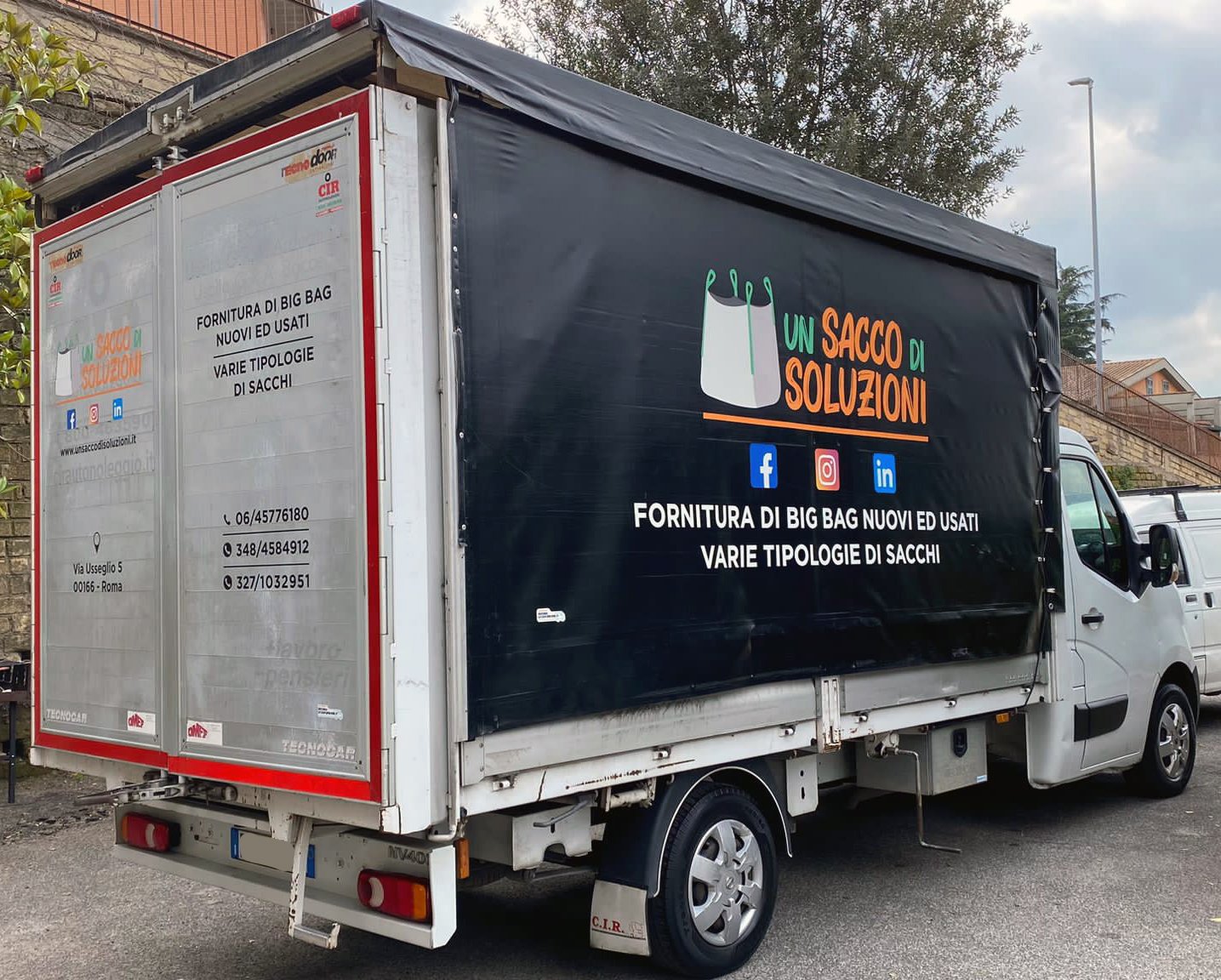 UN SACCO SOLUZIONI - Decorazione Furgone