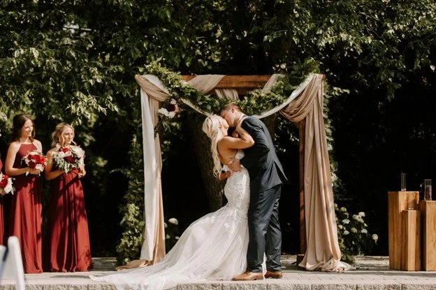 A Guide to an Outdoor Wedding