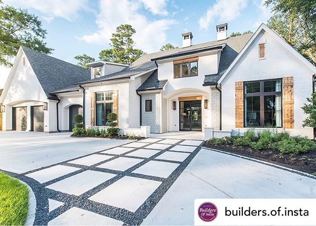 We love it when one of the homes we engineered shows up on our feed. Built by @blakecrafthomes and designed by @wyrickdesign. Great work guys!

Posted @withrepost &bull; @builders.of.insta Would you call this curb appeal?! ⠀⠀
⠀⠀
The Pebble Beach buil