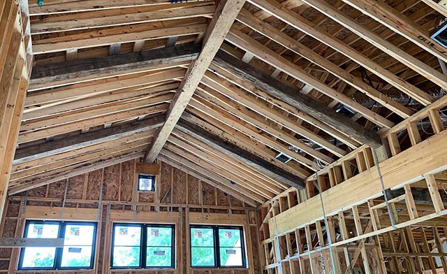 Reclaimed beams for the win! We love it @williamdavidco 👏🏻 Can&rsquo;t wait to see the finished product. #houstoncustomhomes