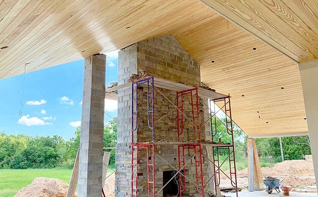 Imagine cool fall nights by the fire on this back patio. #workinprogress #anvilengineering #customhomes #houstoncustomhomes
