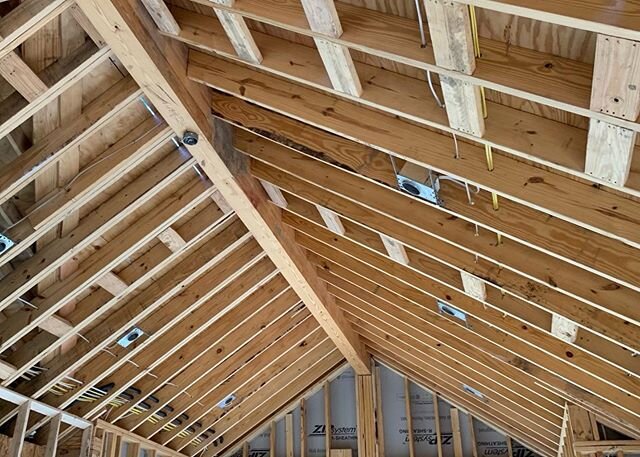 A beautiful cathedral ceiling in the works. #customhomeconstruction #structuralengineering #anvilengstrong