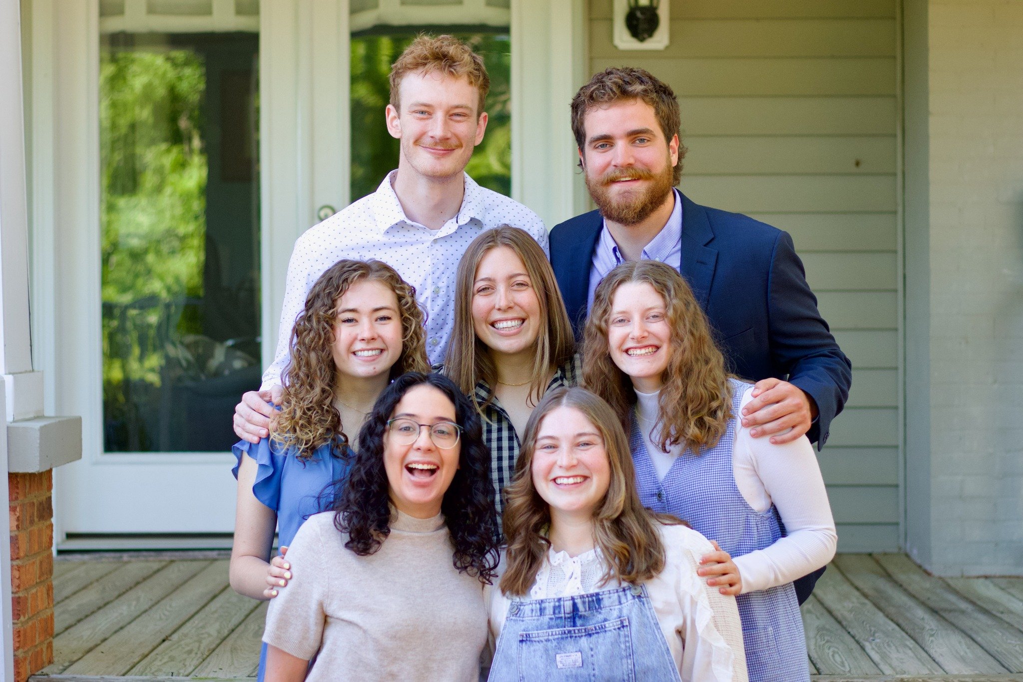The @greensborofellows fly out to Rwanda today ✈🇷🇼 Let's be praying for safe travels & sweet time spent with @theweberworld & our sister parish in Karangazi! They will also be bringing with them this banner (2nd picture) lovingly made by th