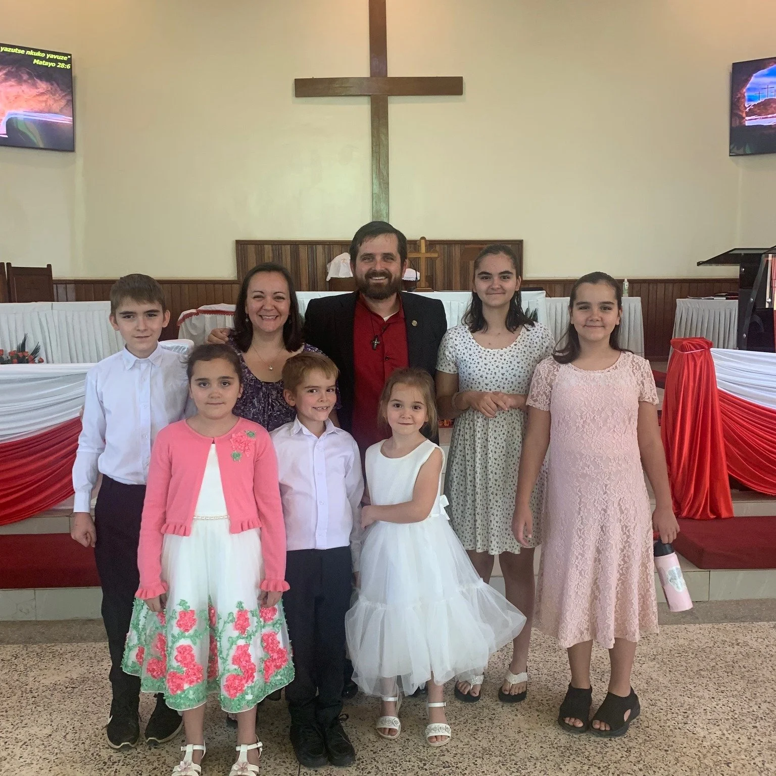 Welcome back @theweberworld! ๐ท๐ผ
The Weber family is back from Rwanda for the next few months & we get to worship with them this Sunday! Ben & Cherie are co-directors of Friends of Gahini, a partnership in Rwanda born out of Redeemer's long
