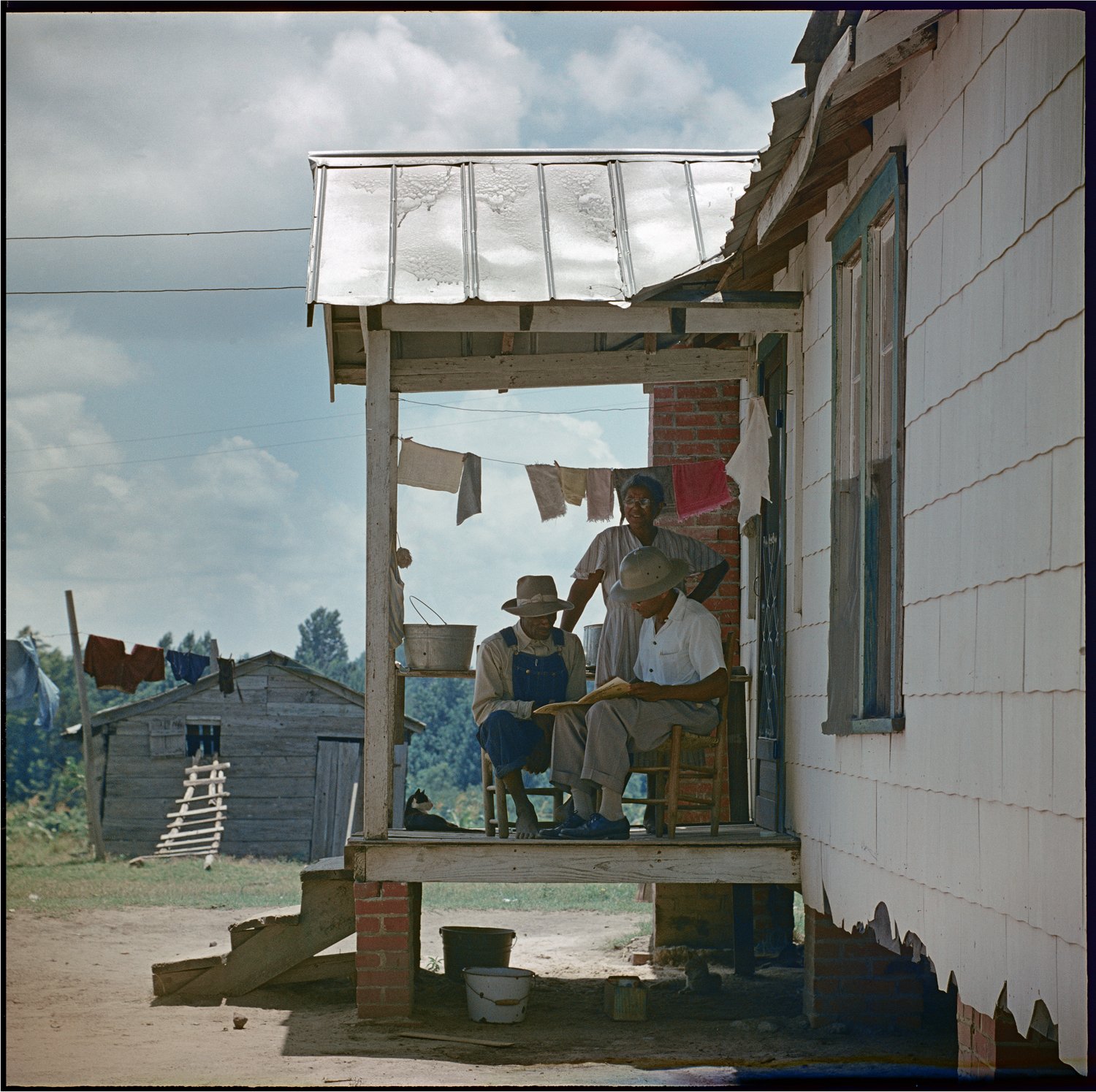  Gordon Parks  Untitled, Mobile, Alabama , 1956 Edition: 10/25 Archival pigment print  14 x 14 in. (image size)  The Do Good Fund, Inc., 2015-003 Photograph by Gordon Parks Courtesy of and copyright The Gordon Parks Foundation 