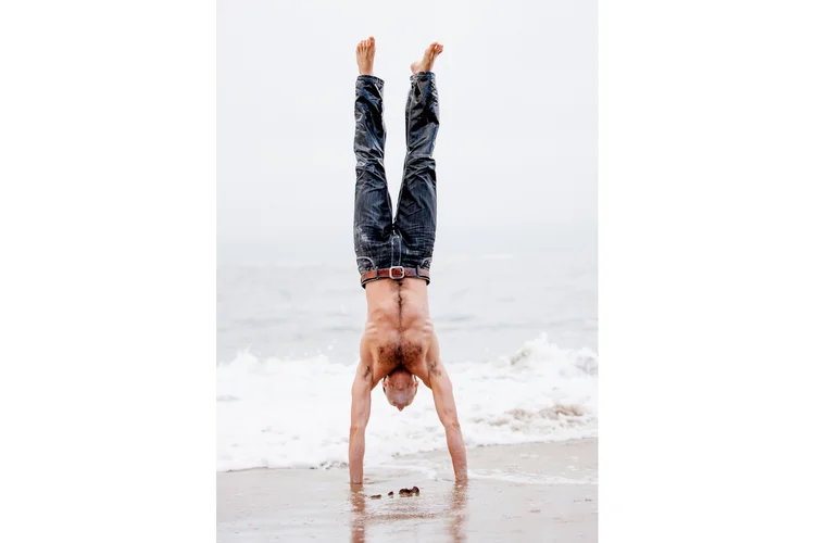 handstand.jpg