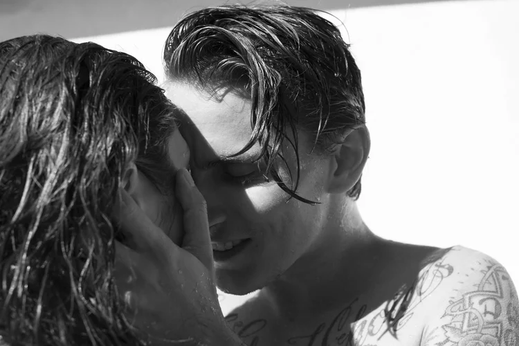 KissingCoupleB&W.jpg