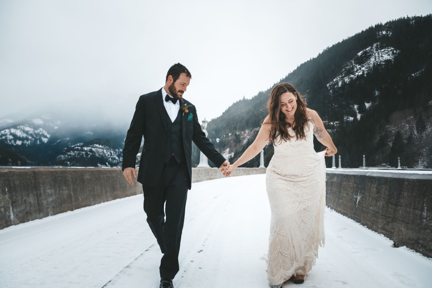 bride-groom-walk-snowy-mountains-north-cascades