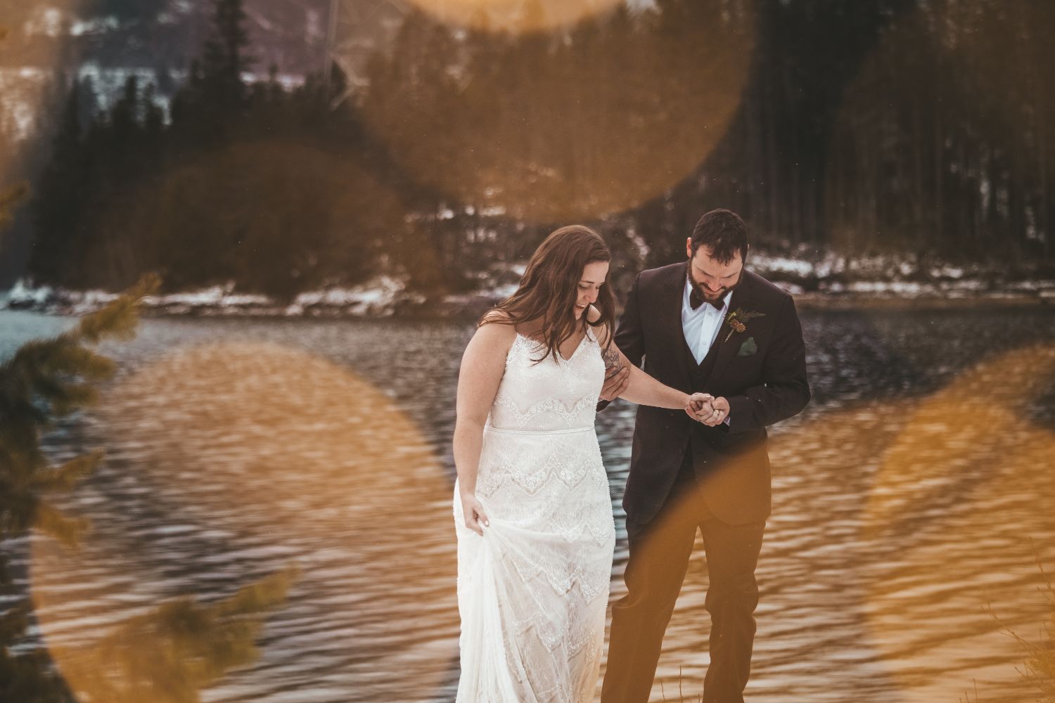 winter-elopement-twinkle-lights-north-cascades