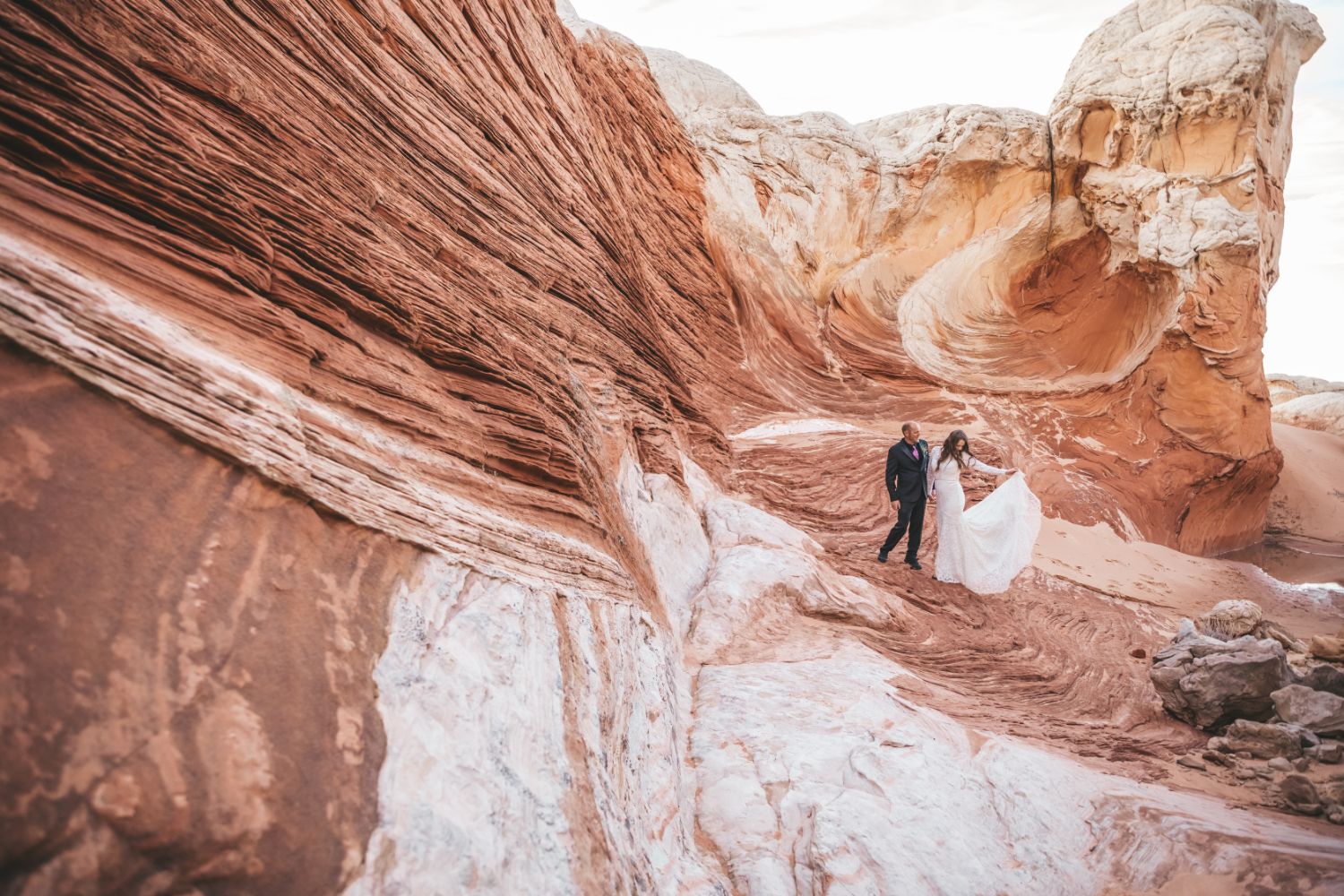 newly-married-couple-utah-adventure-elopement