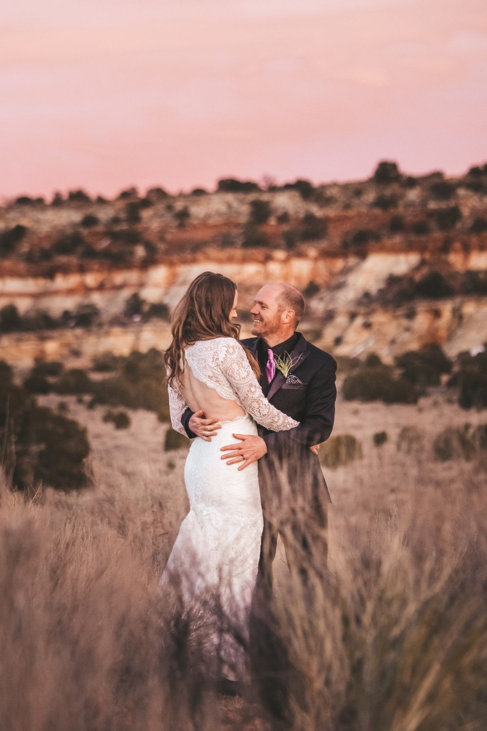 bride-groom-desert-sunset