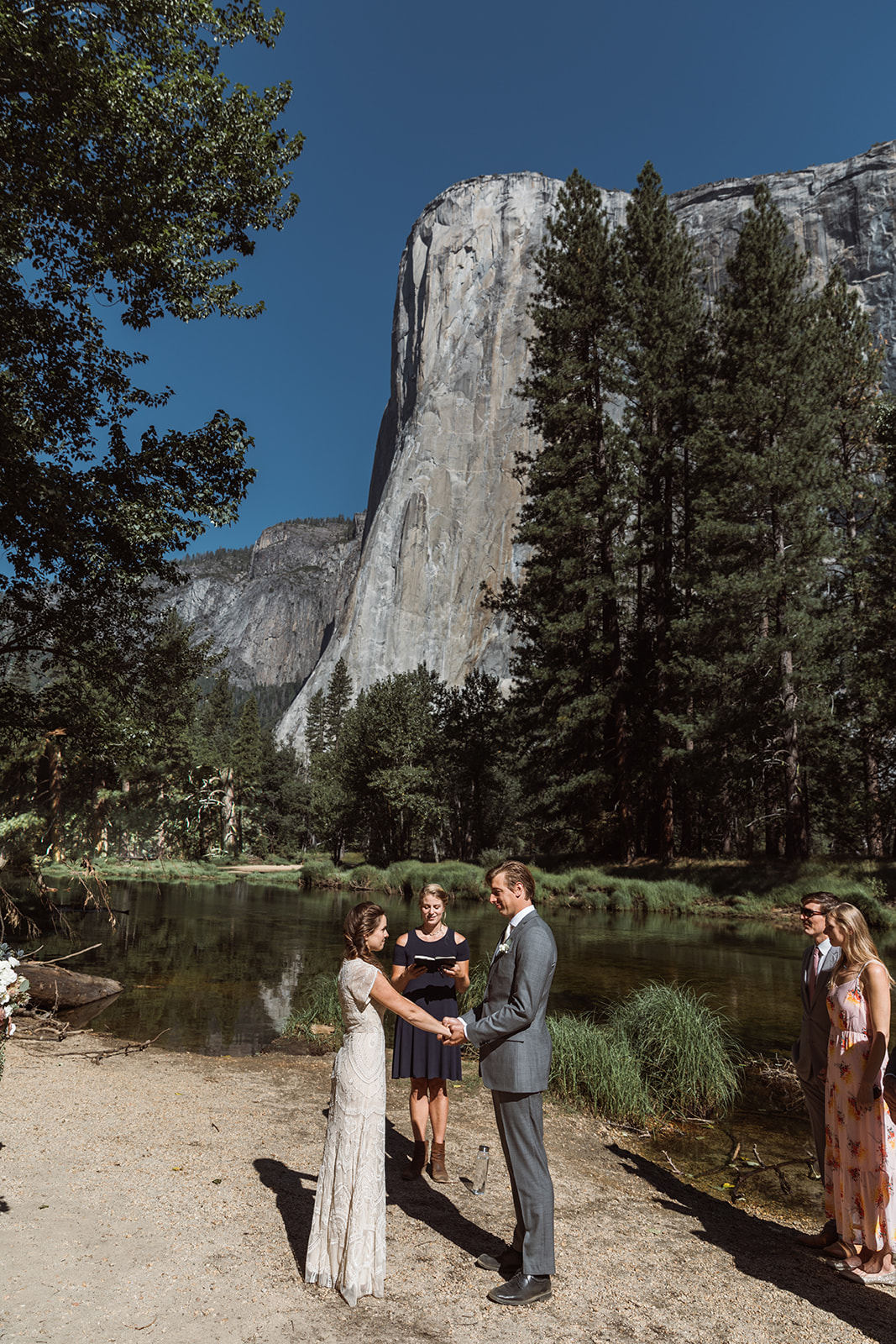 couple-in-front-of-el-capitan