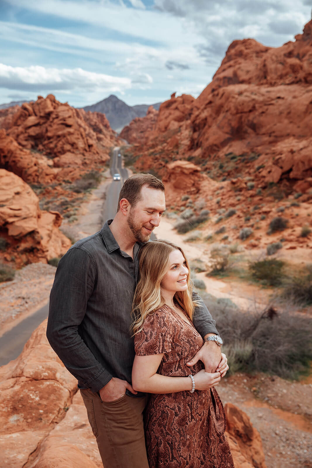  Couple explores Valley of Fire State Park next to Lake Mead, outside of Las Vegas, Nevada. Nevada elopement photographer 