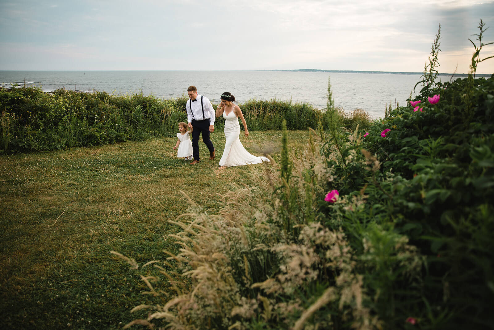  Elope with kids. Couple elope at Beavertail Lighthouse in Rhode Island 