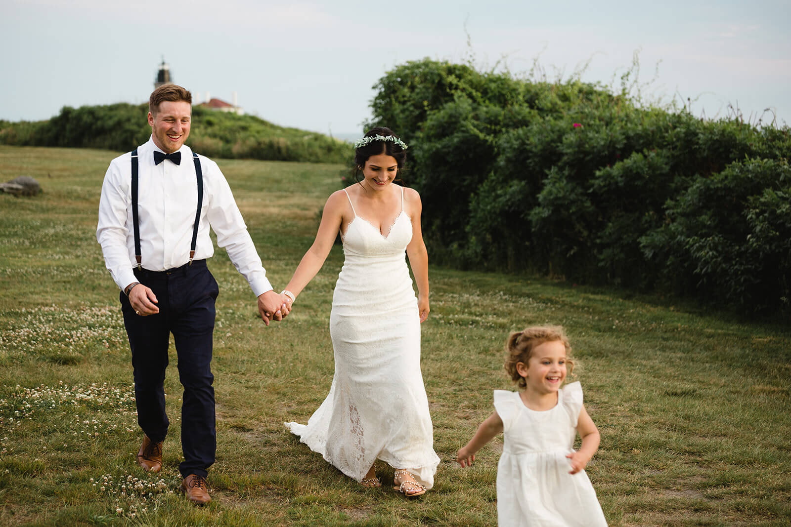  Elope with kids. Couple elope at Beavertail Lighthouse in Rhode Island 