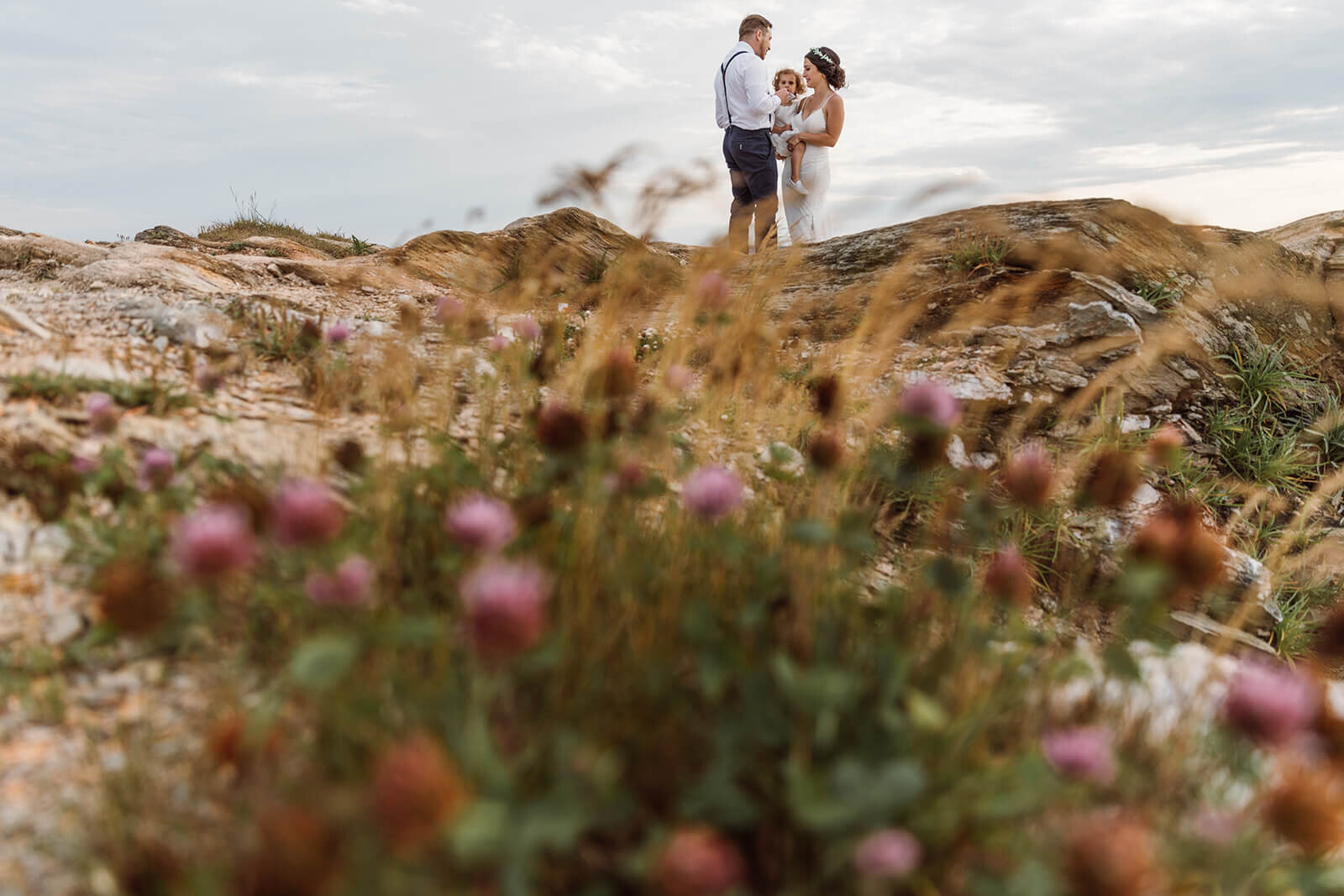  Elope with kids. Couple elope at Beavertail Lighthouse in Rhode Island 