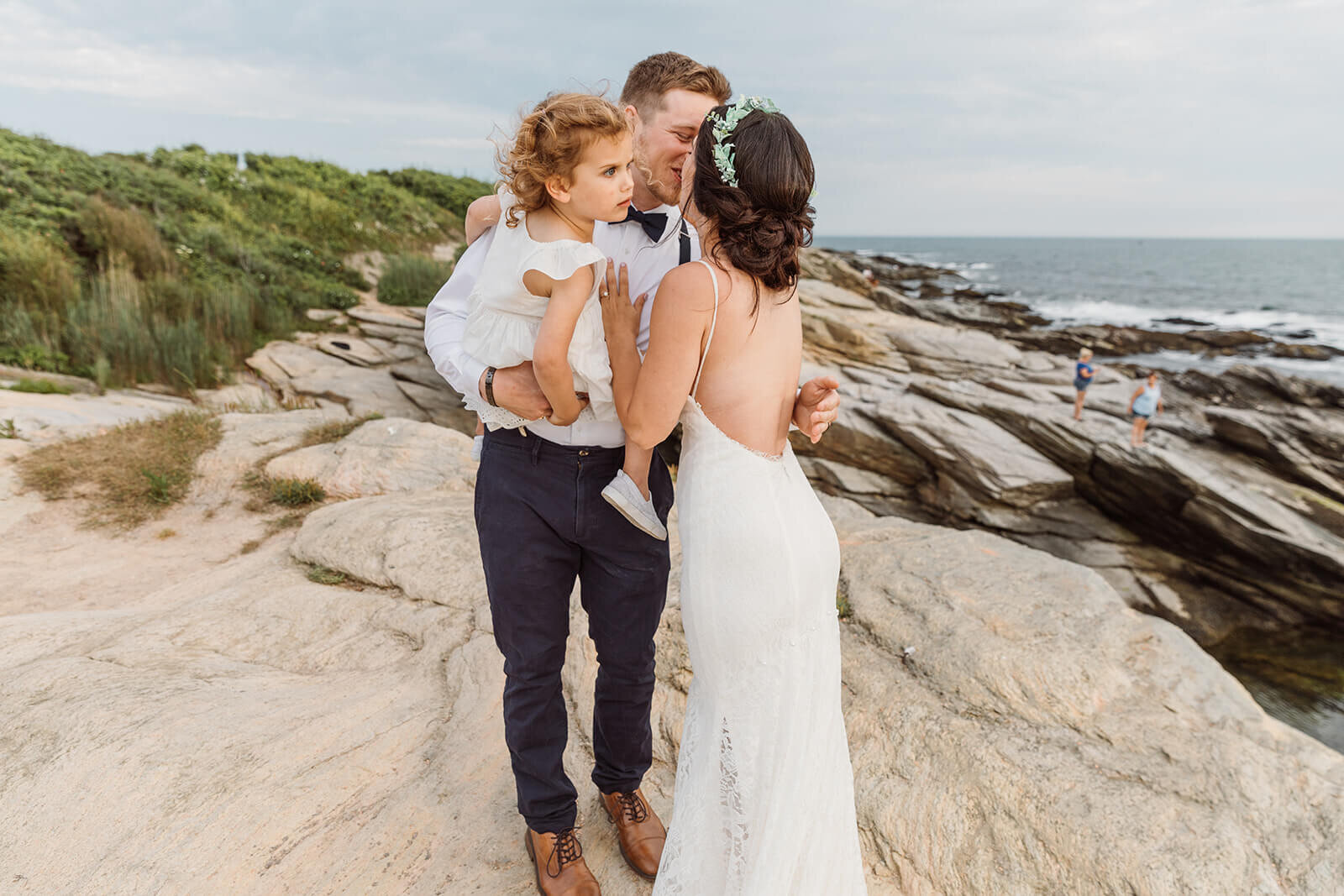  Elope with kids. Couple elope at Beavertail Lighthouse in Rhode Island 