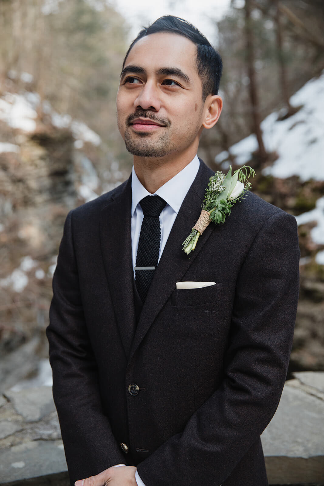  Stylish NYC couple elope late winter in the Finger Lakes region of Upstate NY.  