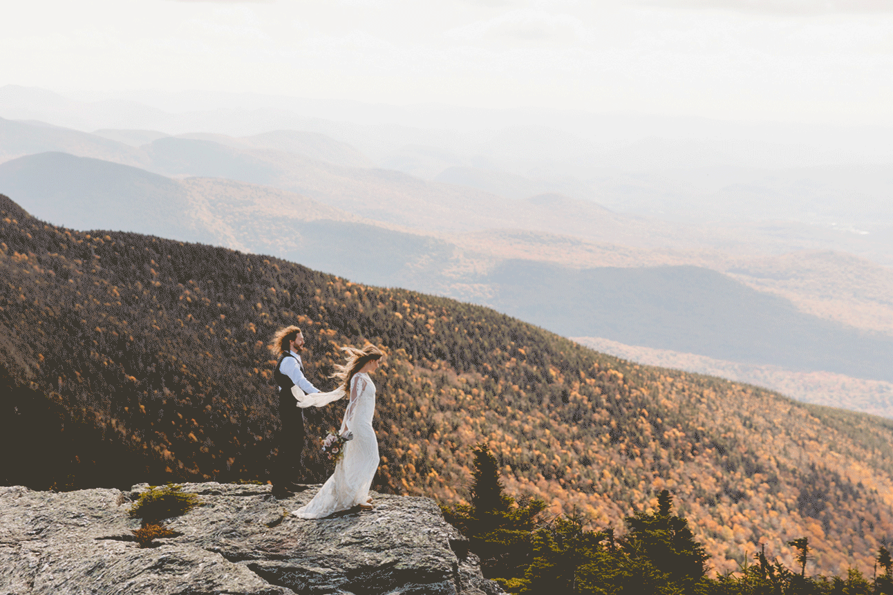 Couple Elope in Vermont in Captivating Style