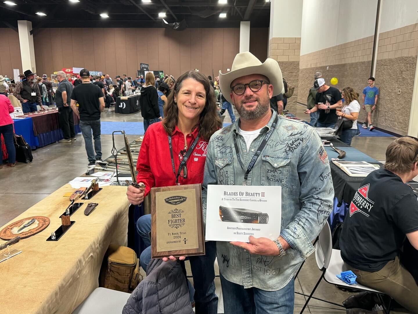 @blade_show Texas with @kellyvermeervella.knives ! Congratulations on your win ! Proud to have you in Blades of Beauty 2 !