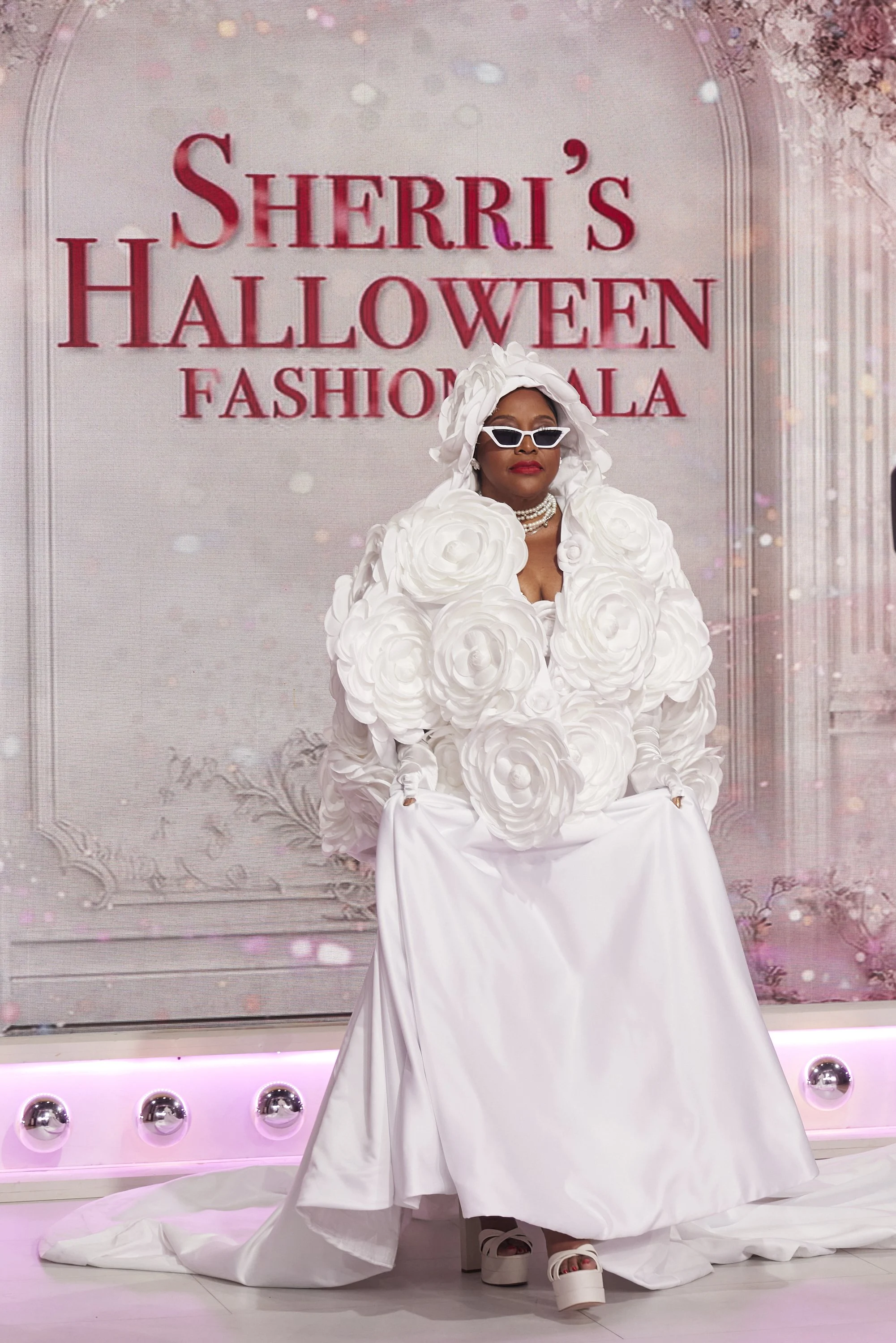 SHERRI_SHEPHERD_HALLOWEEN_FASHION_GALA.jpg