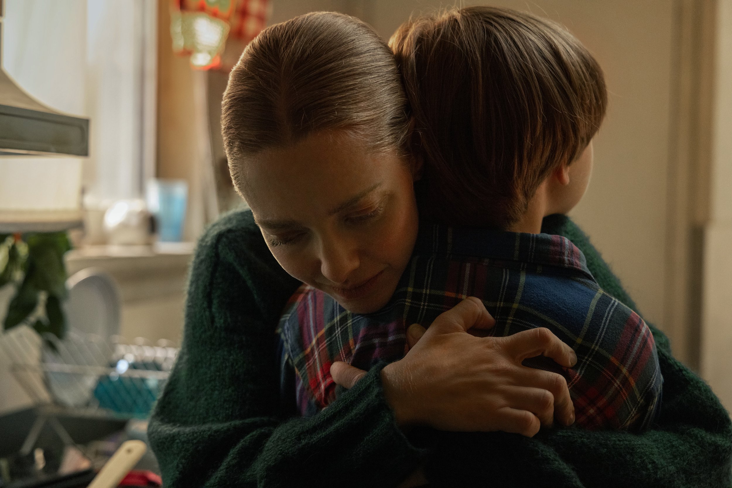 LONG_BRIGHT_RIVER_AMANDA_SEYFRIED_CALLUM_VINSON.jpg